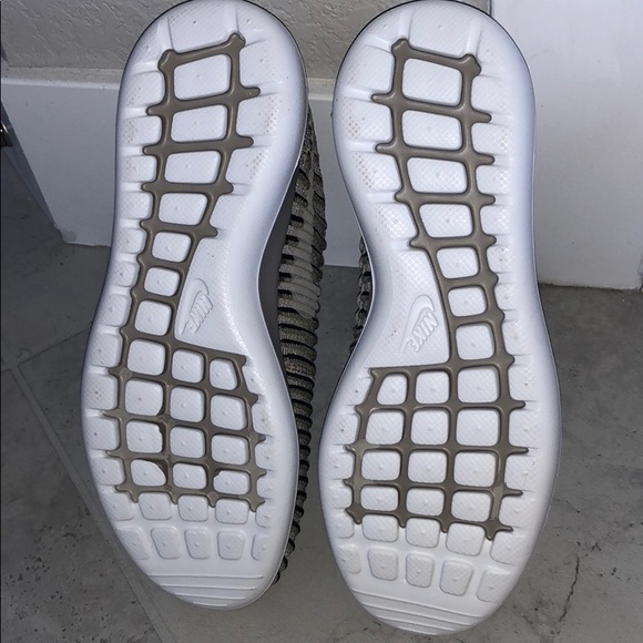 Nike sneakers - Picture 3 of 3